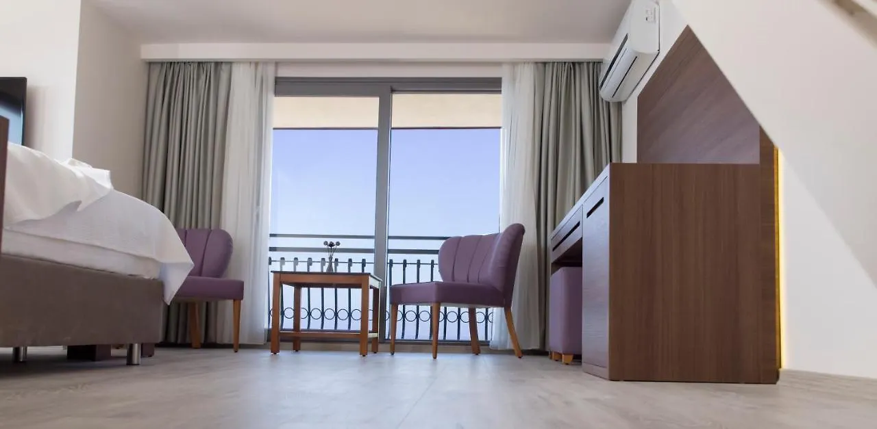 Neopol Hotel Kuşadası 3*,