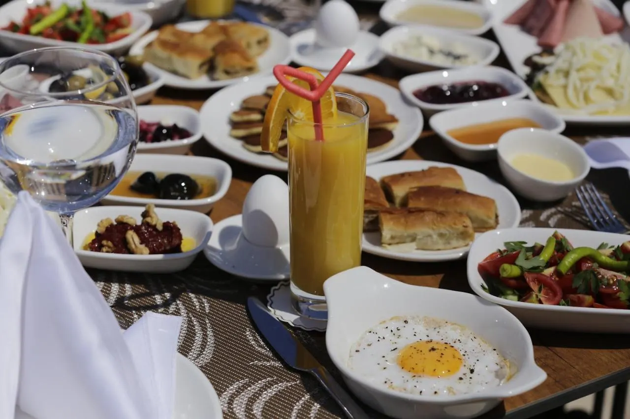 ***  Neopol Hotel Kuşadası Türkiye
