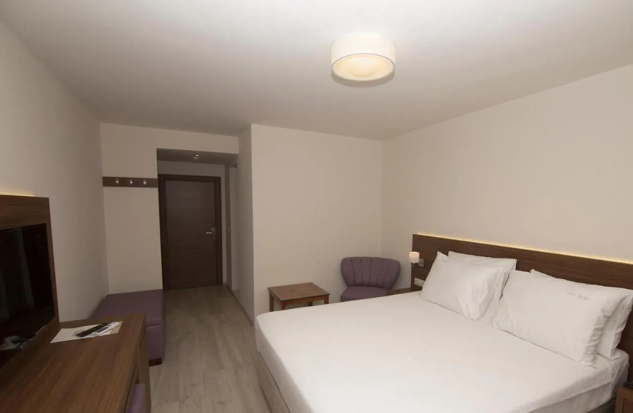 Neopol Hotel Kuşadası 3*,